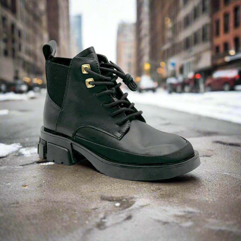 BONAVI 32W7-7 Rubber Tipped Lace Ankle Boots